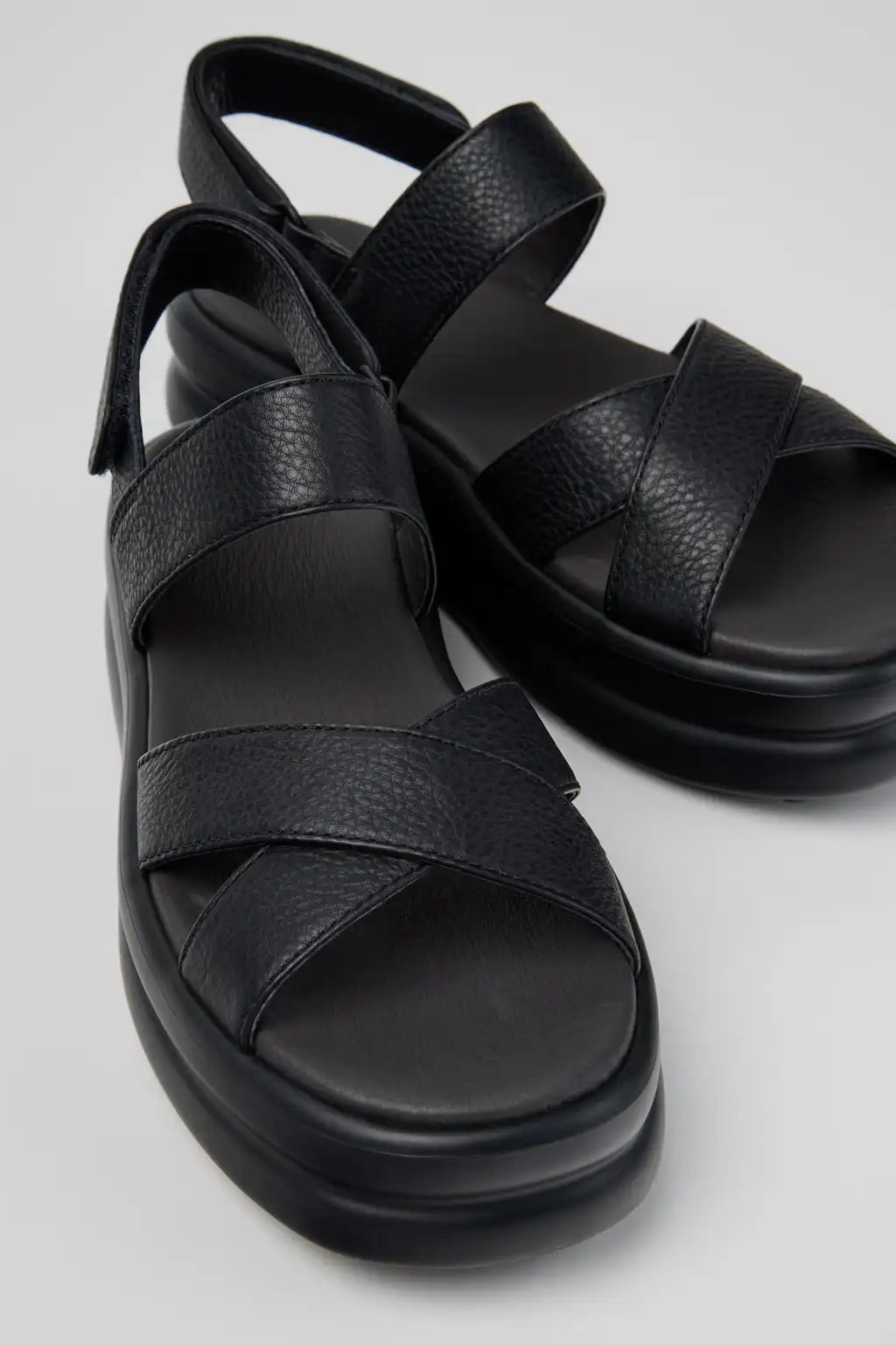 Pelotas Flota Up White Leather Sandals for Women.
