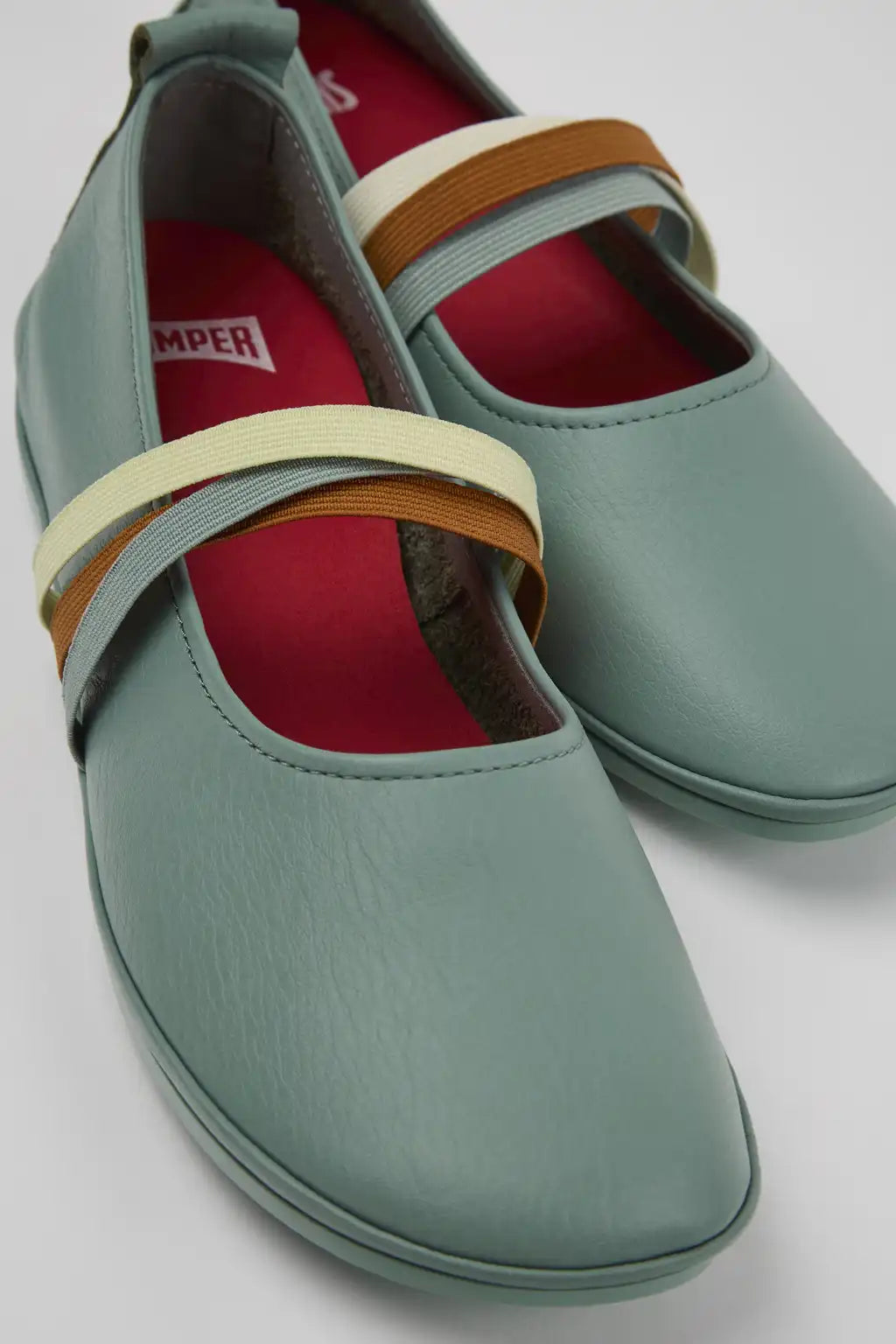 Twins Black Leather Ballerinas for Women.