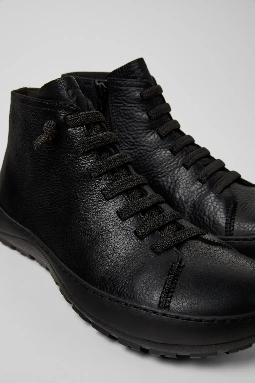 Peu Serra 360º Durable White Leather Ankle Boots for Women.