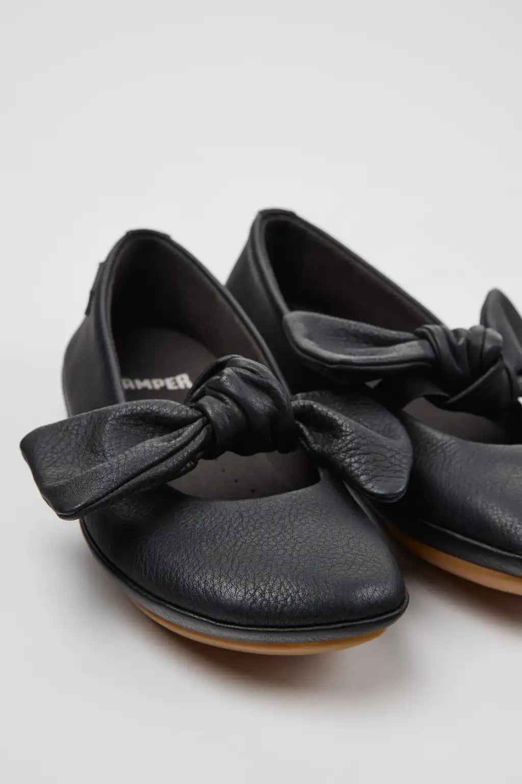 Right Yellow Leather Ballerinas for Children.