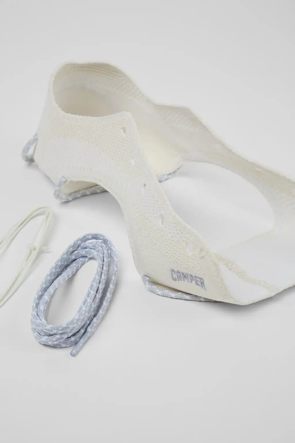 Roku Uppers Black uppers (x2) for your right and left shoes.