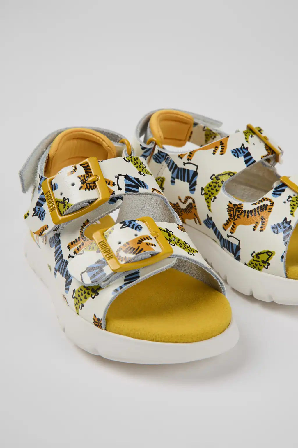 Oruga Red leather sandals for kids