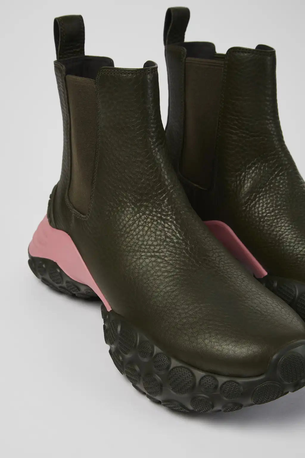 Pelotas Mars Green responsibly raised leather ankle boots