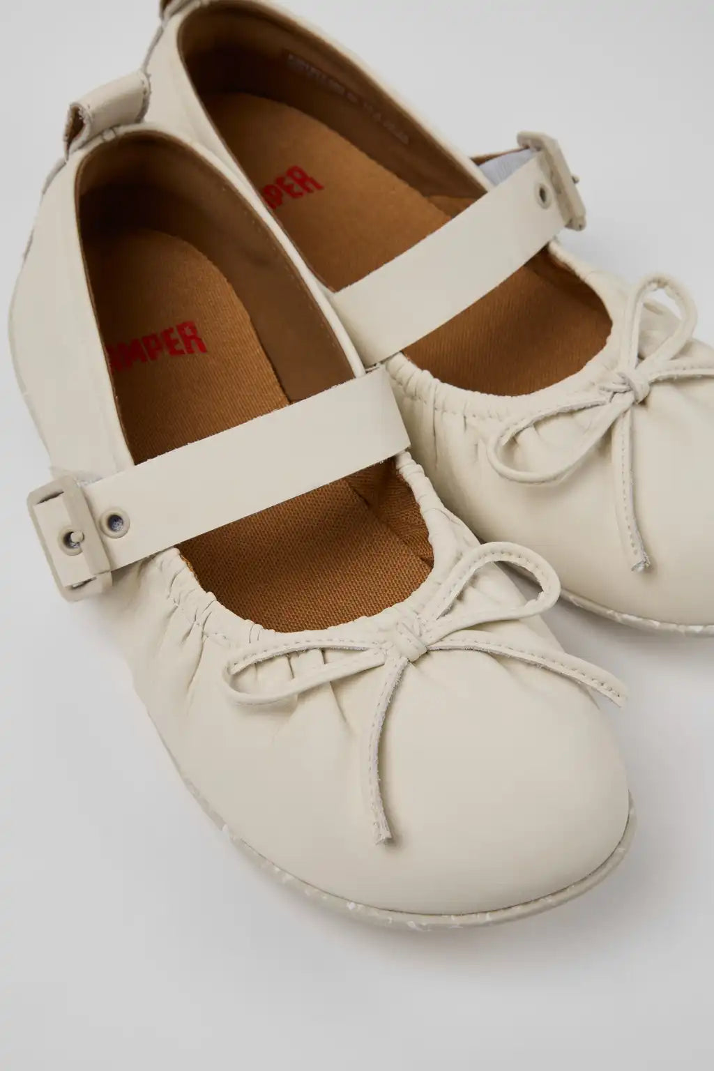 Wabi White Leather Ballerinas for Women.