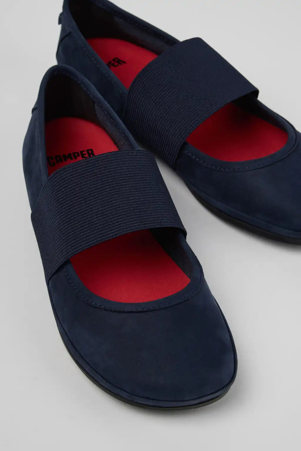 Right Nina Black Leather Ballerinas for Women.