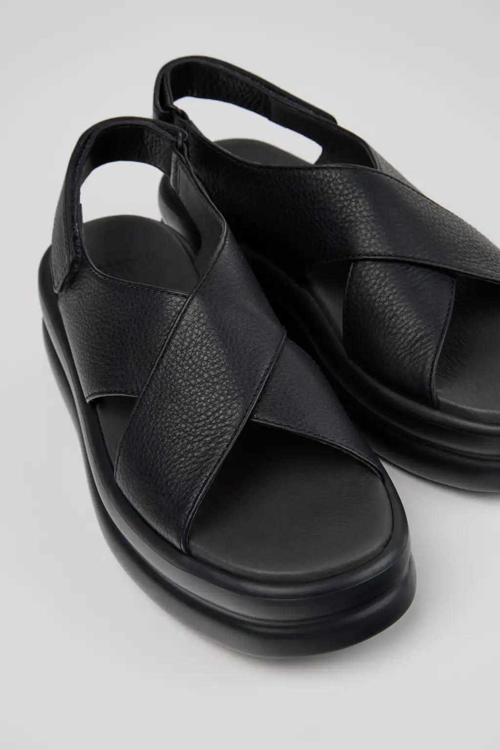 Pelotas Flota Up White Leather Sandals for Women.