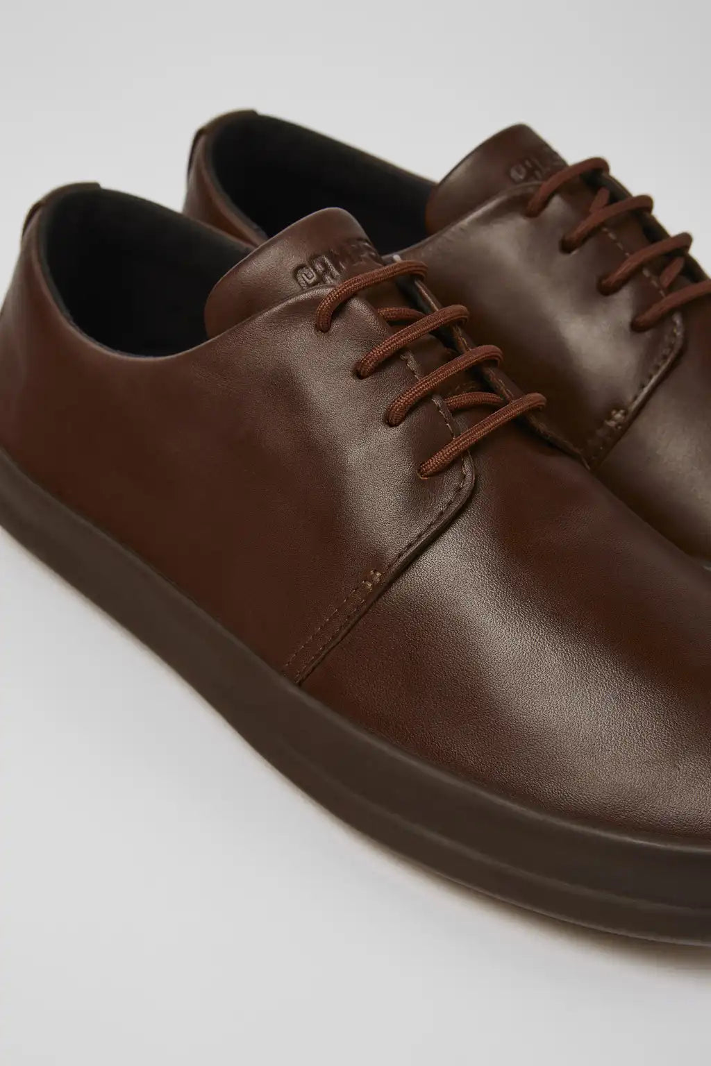 Chasis Black Leather Shoes for Men.