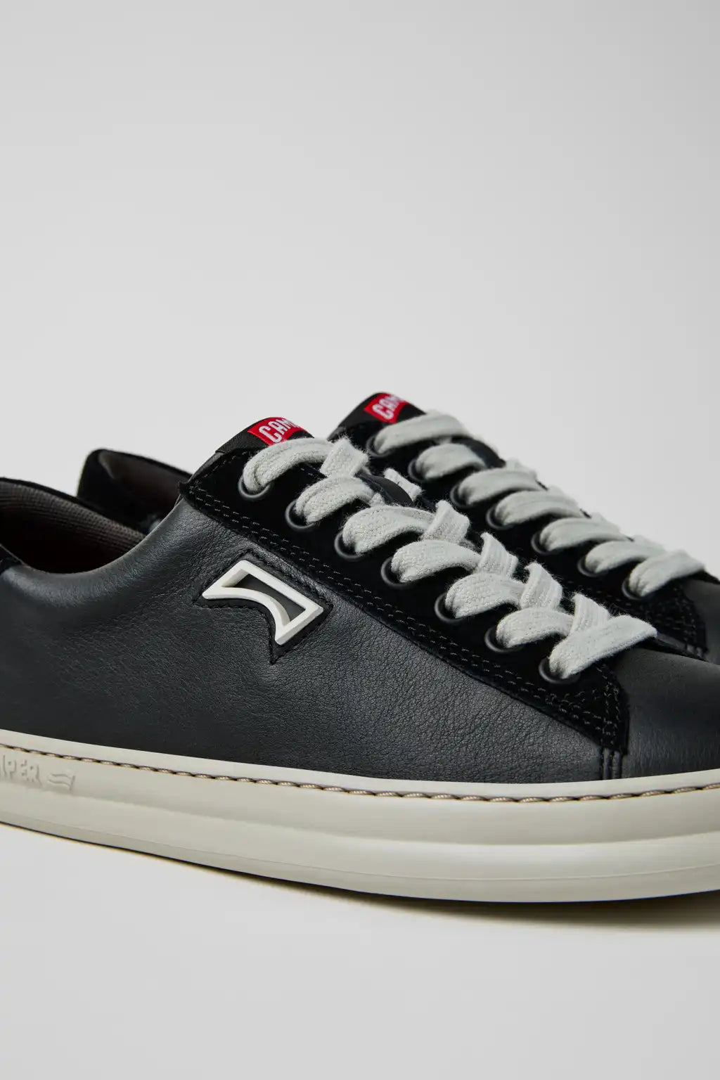 Runner Green Leather and Nubuck Sneakers for Women.