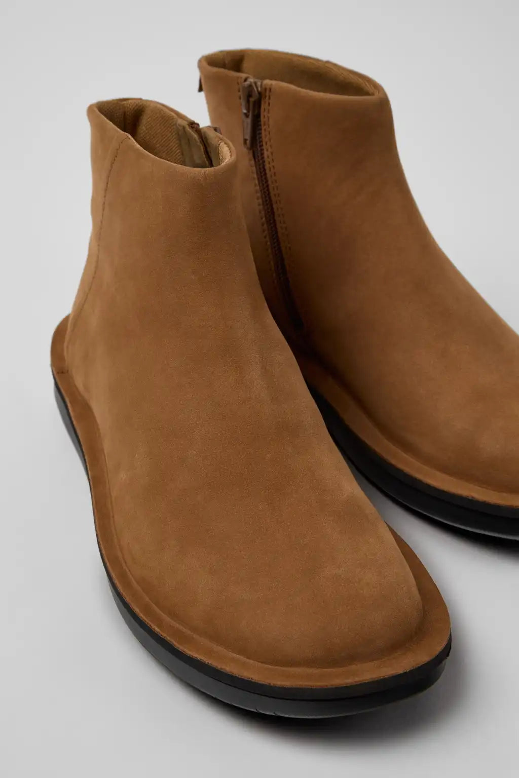Formiga Black Leather Ankle Boots for Women.