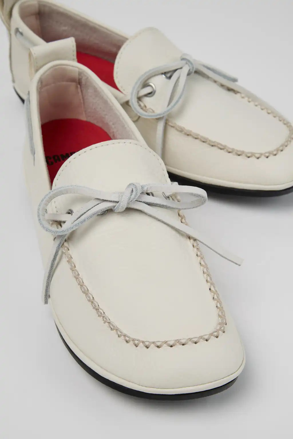 Right Nina White Leather Ballerinas for Women.