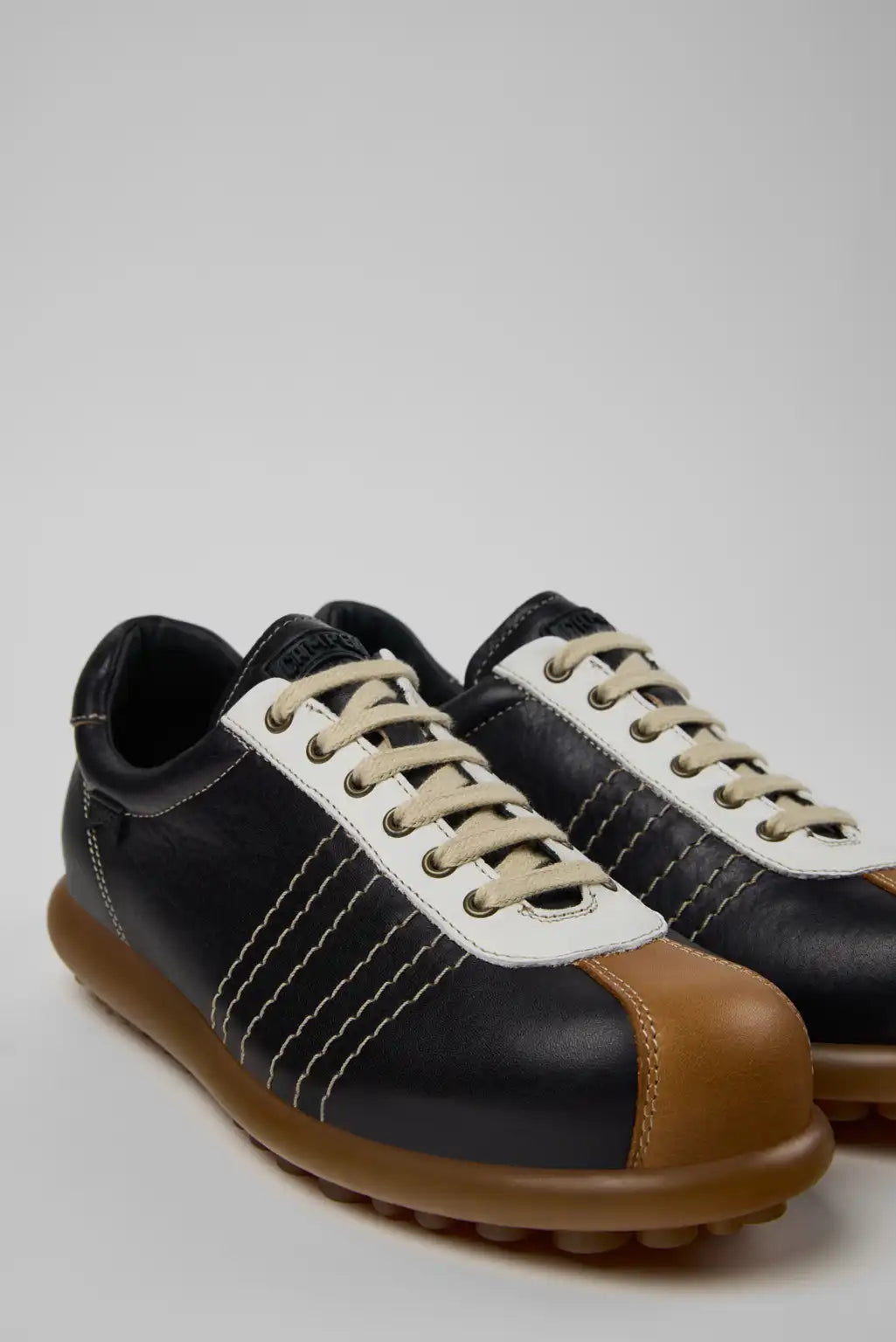 Pelotas White Suede and Leather Shoes for Women.