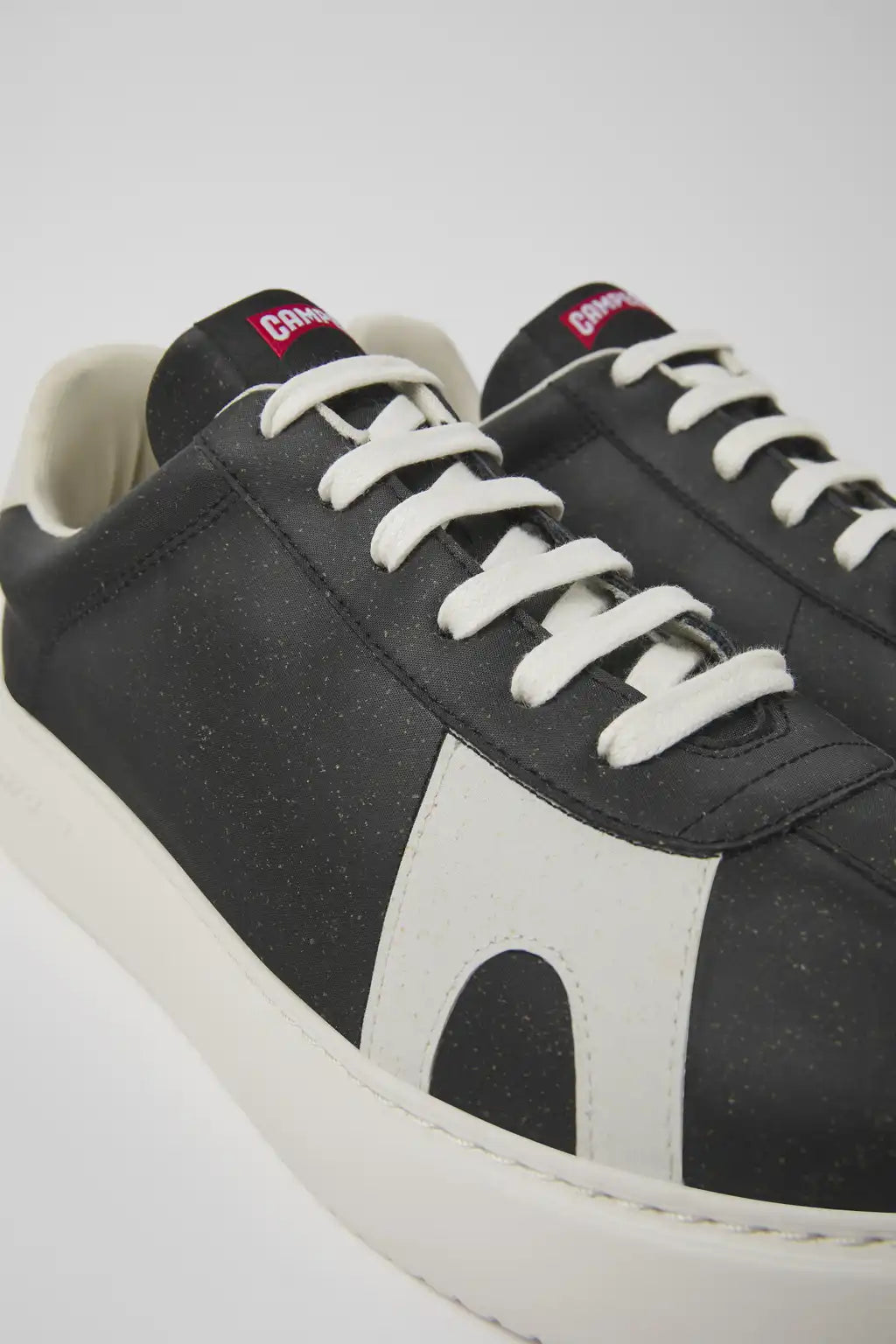 Runner K21 MIRUM® Black and white sneakers for men