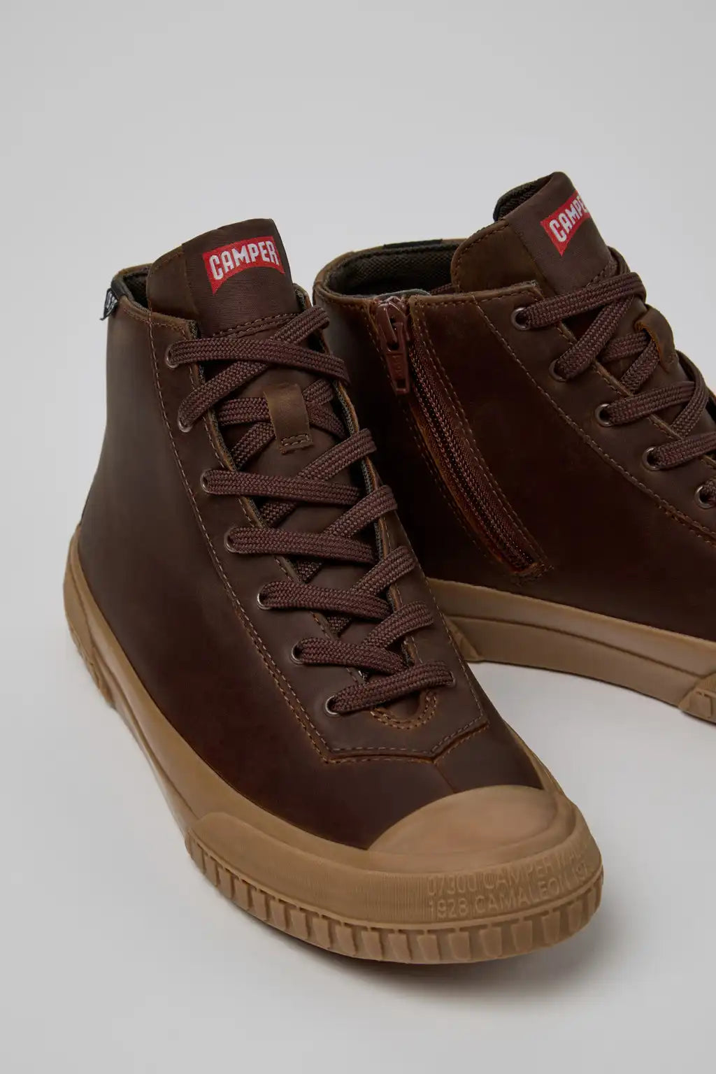 Camaleon Brown Nubuck Sneakers for Women.