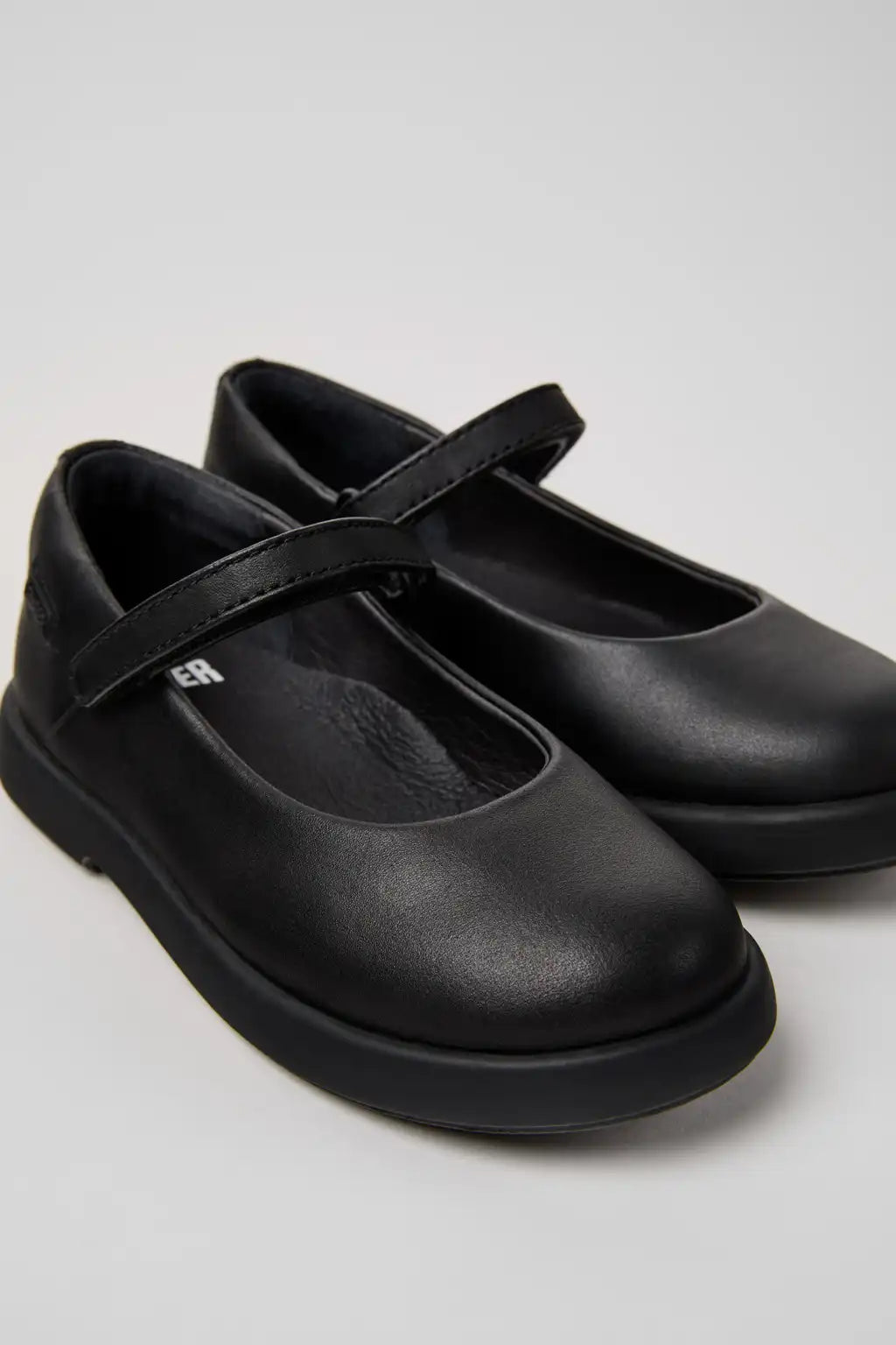 Duet Black Leather Ballerinas for Children.
