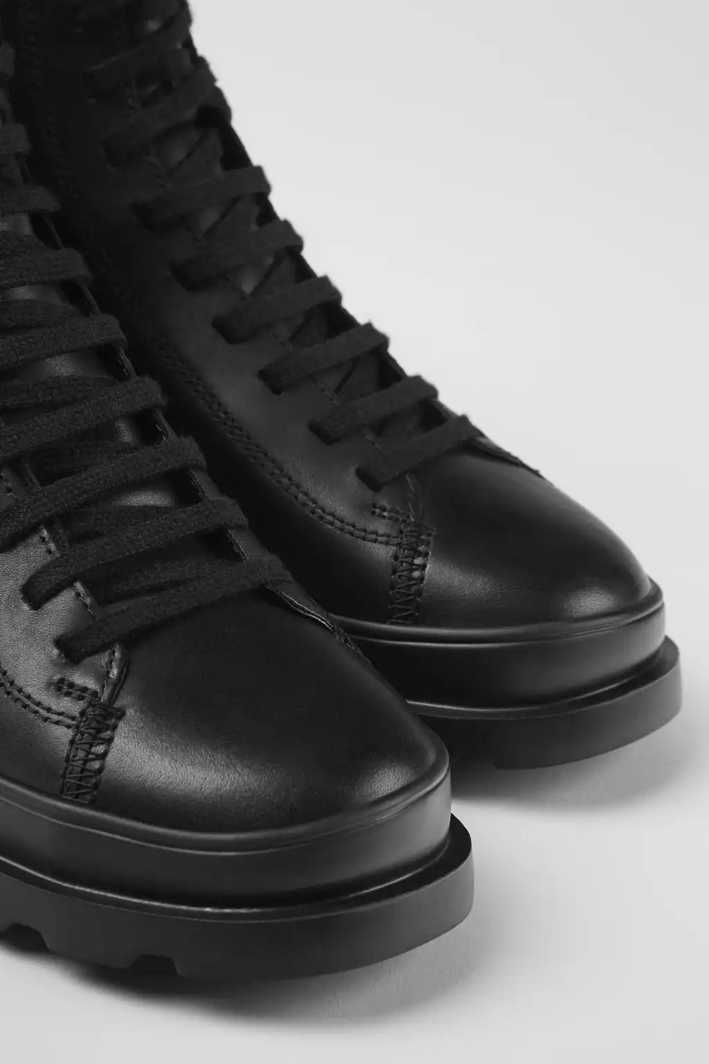 Brutus HYDROSHIELD® Black leather lace-up boots for women