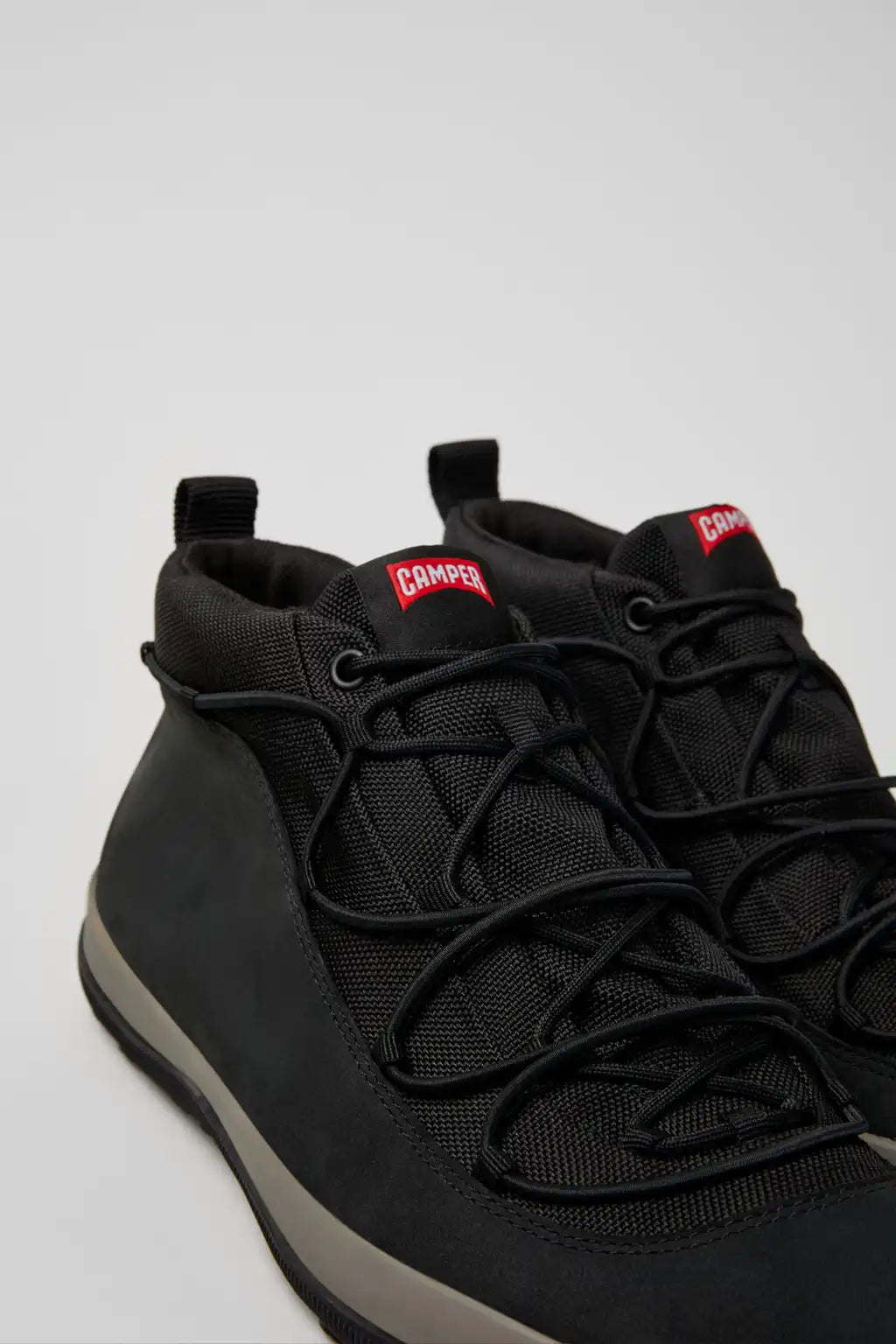 Peu Pista GM GORE-TEX Black Textile and Nubuck Mid Boots for Men.