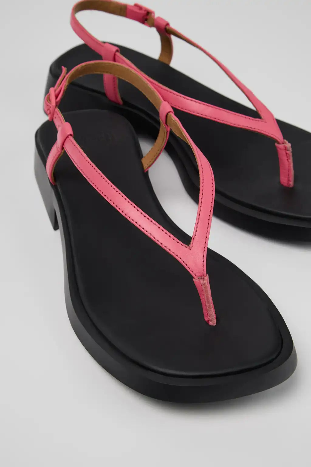 Dana Black Leather Sandals for Women.