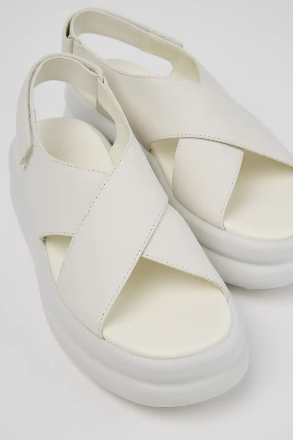 Pelotas Flota Up White Leather Sandals for Women.