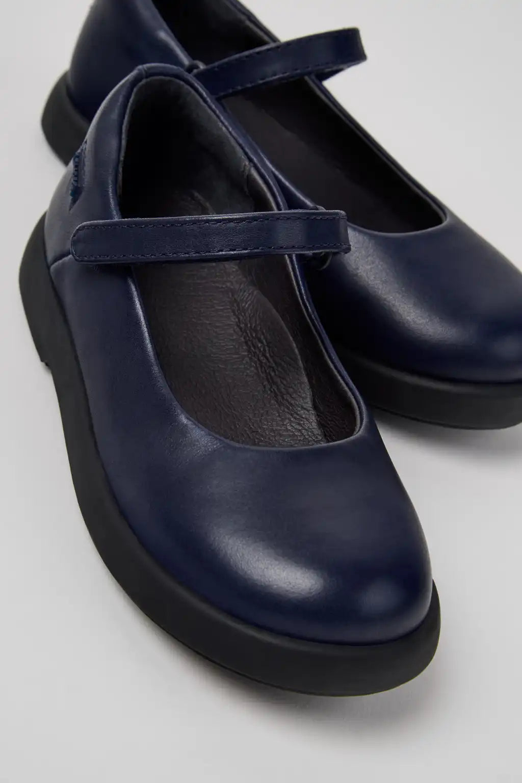 Duet Black Leather Ballerinas for Children.