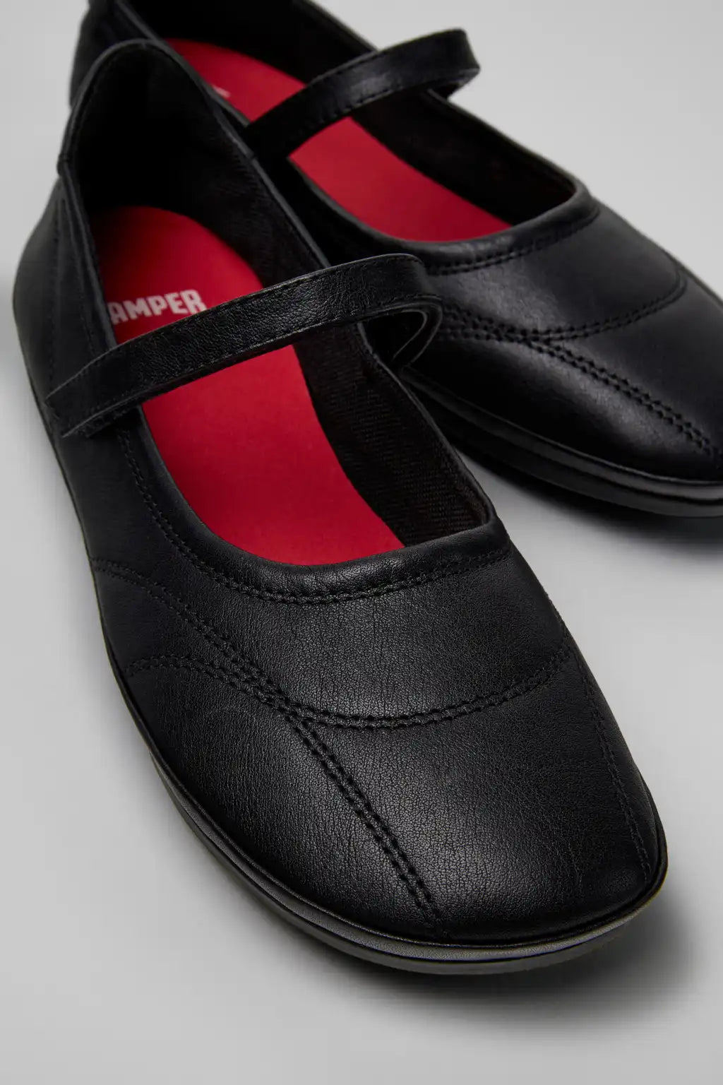 Right Nina Gray Leather Ballerinas for Women.