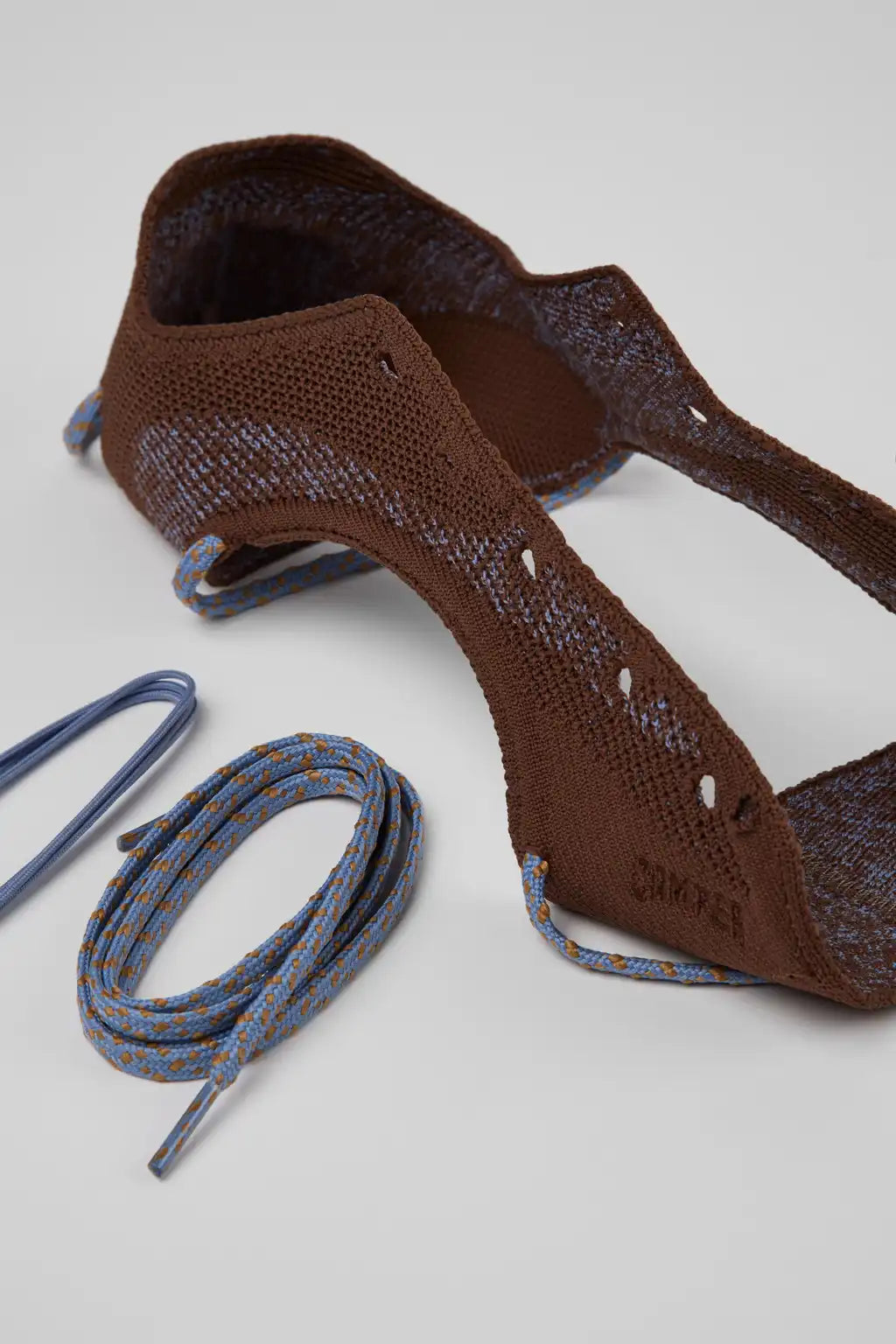 Roku Uppers Black uppers (x2) for your right and left shoes.
